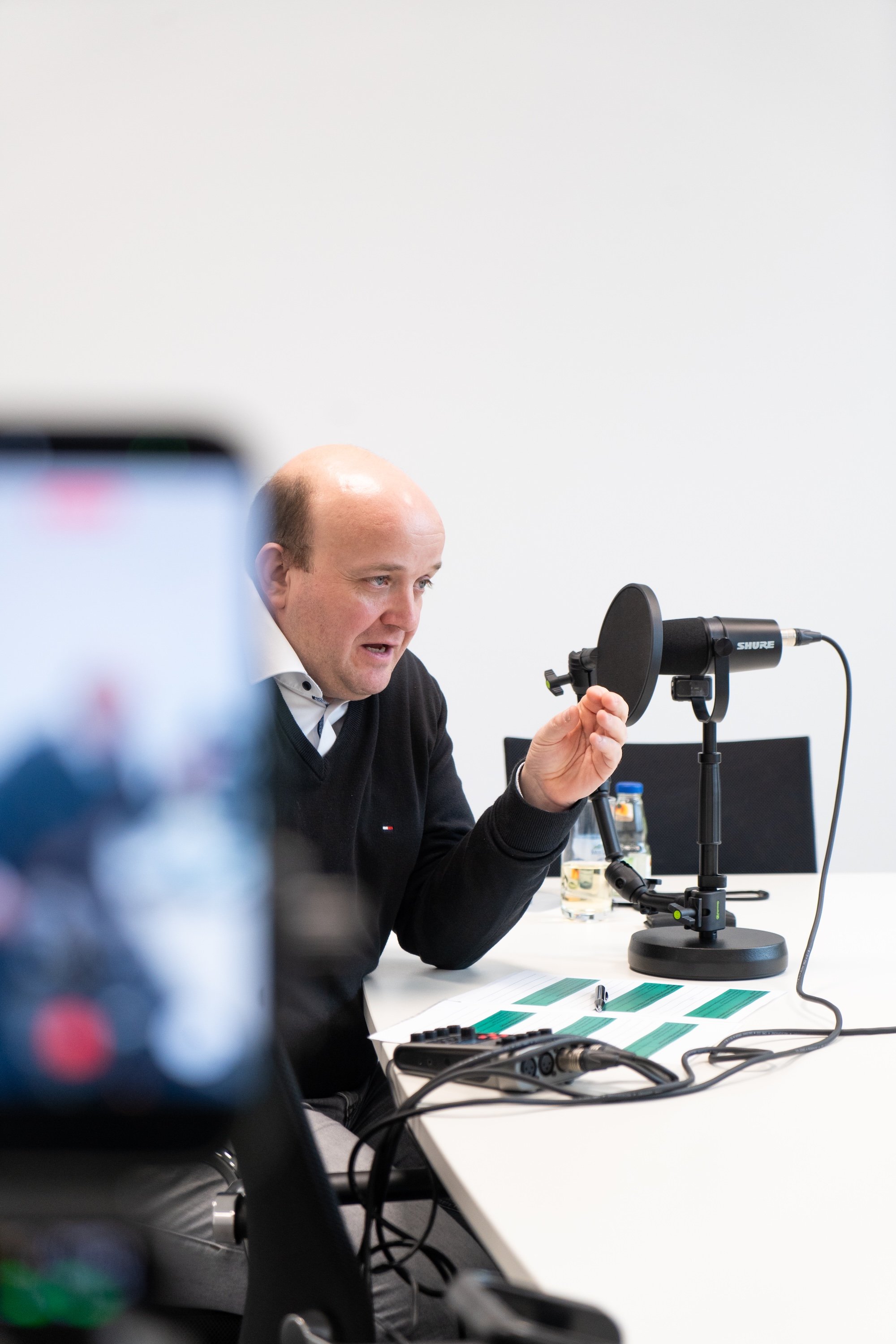 Thomas Schmitt am Podcast Mikrofon